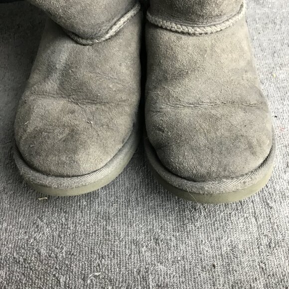 UGG Kids Sz 3 Gray Button Closure Boots - Picture 5 of 9